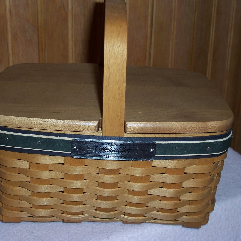 Longaberger 2007 Collectors Club member Basket